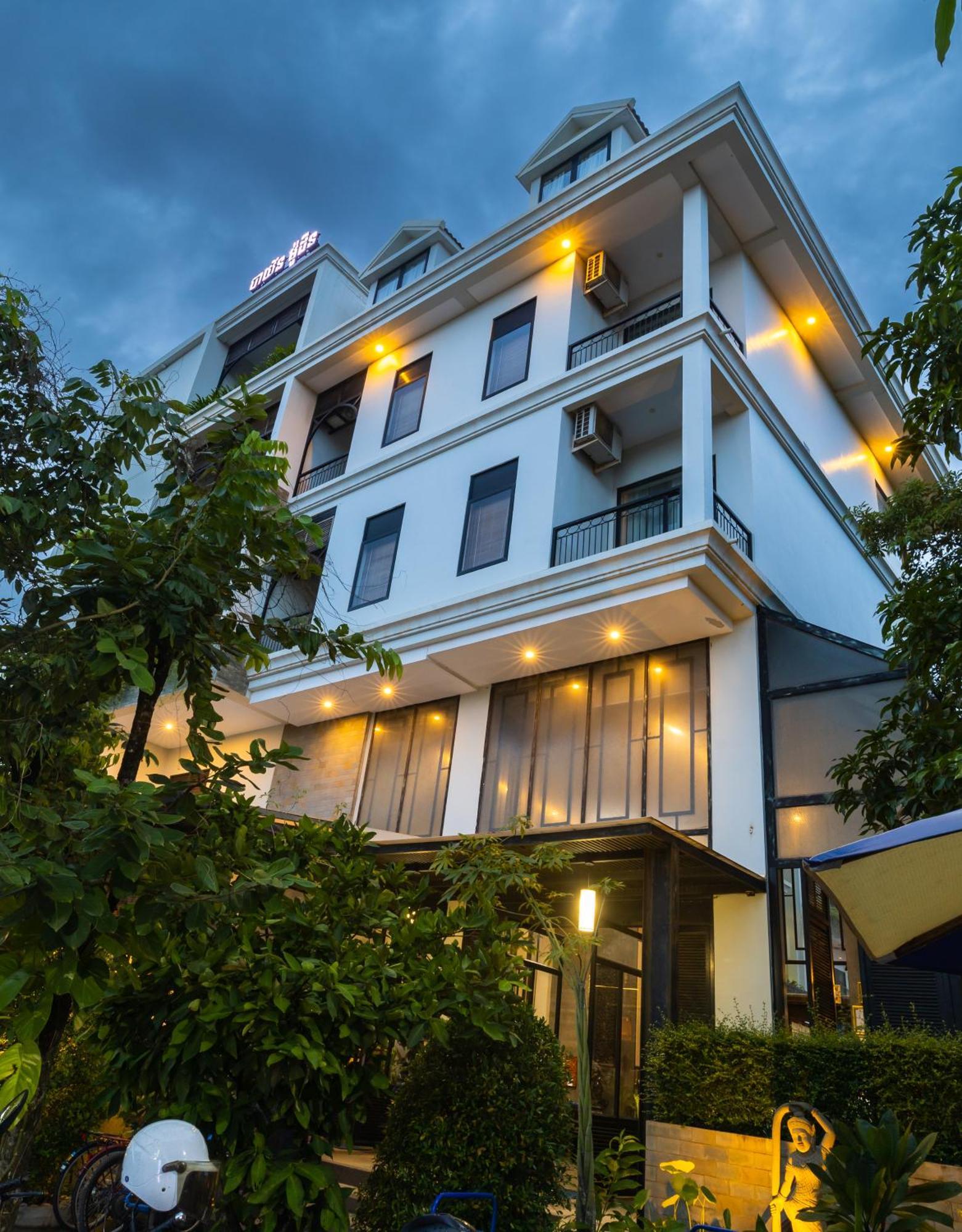 Bayon Modern Residence Siem Reap Exterior photo